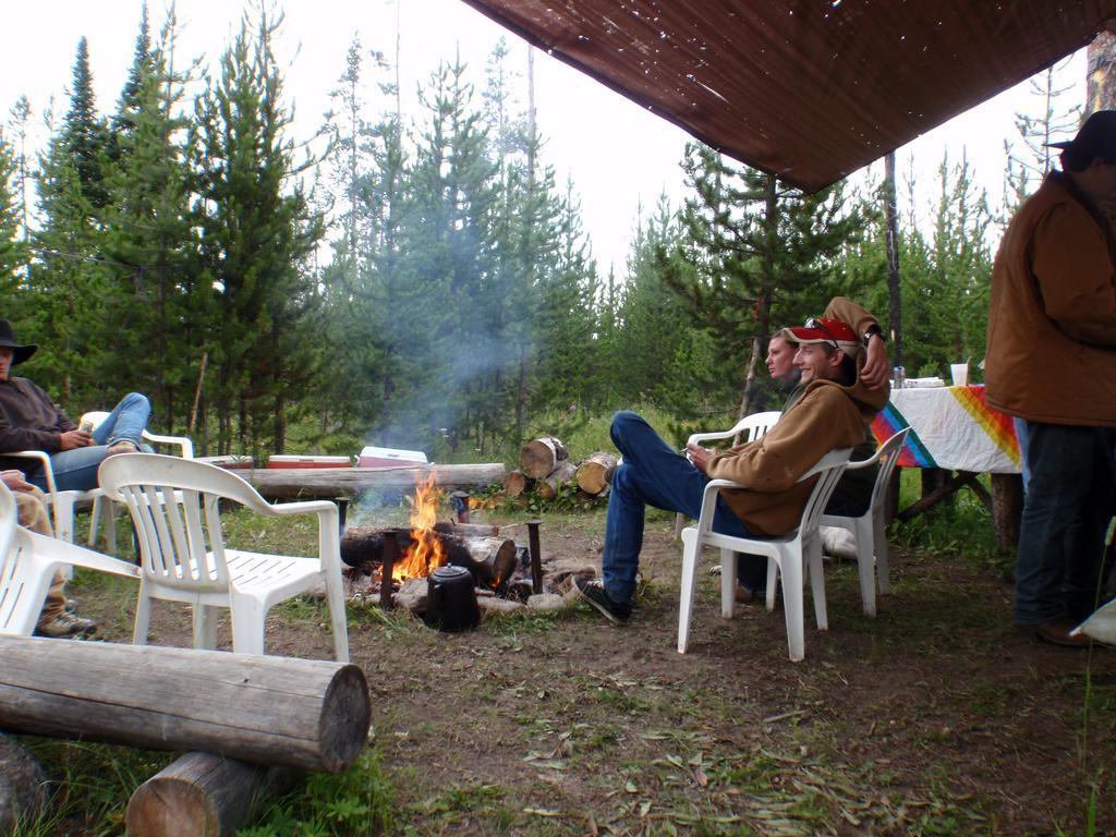 Bedroll And Breakfast ™ Hotel Moran Exterior photo