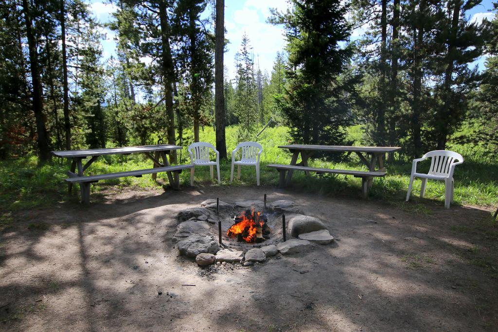 Bedroll And Breakfast ™ Hotel Moran Exterior photo