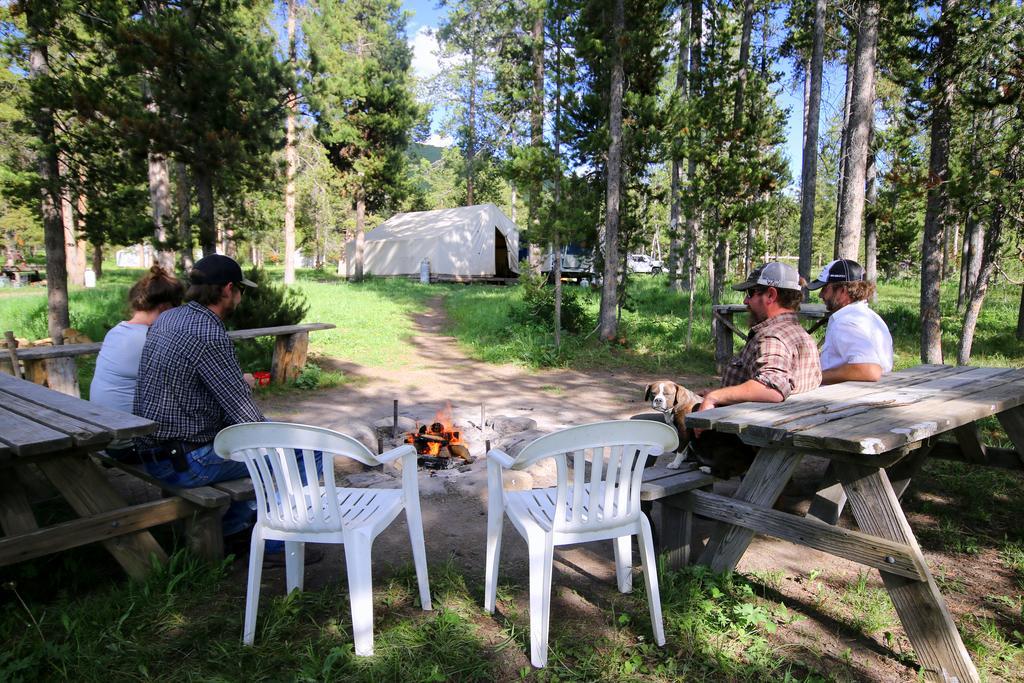 Bedroll And Breakfast ™ Hotel Moran Exterior photo