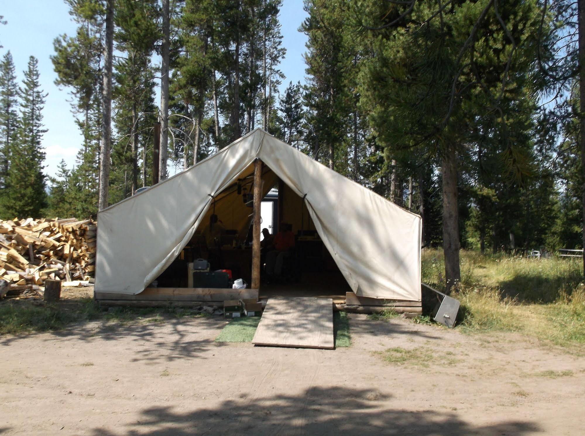 Bedroll And Breakfast ™ Hotel Moran Exterior photo